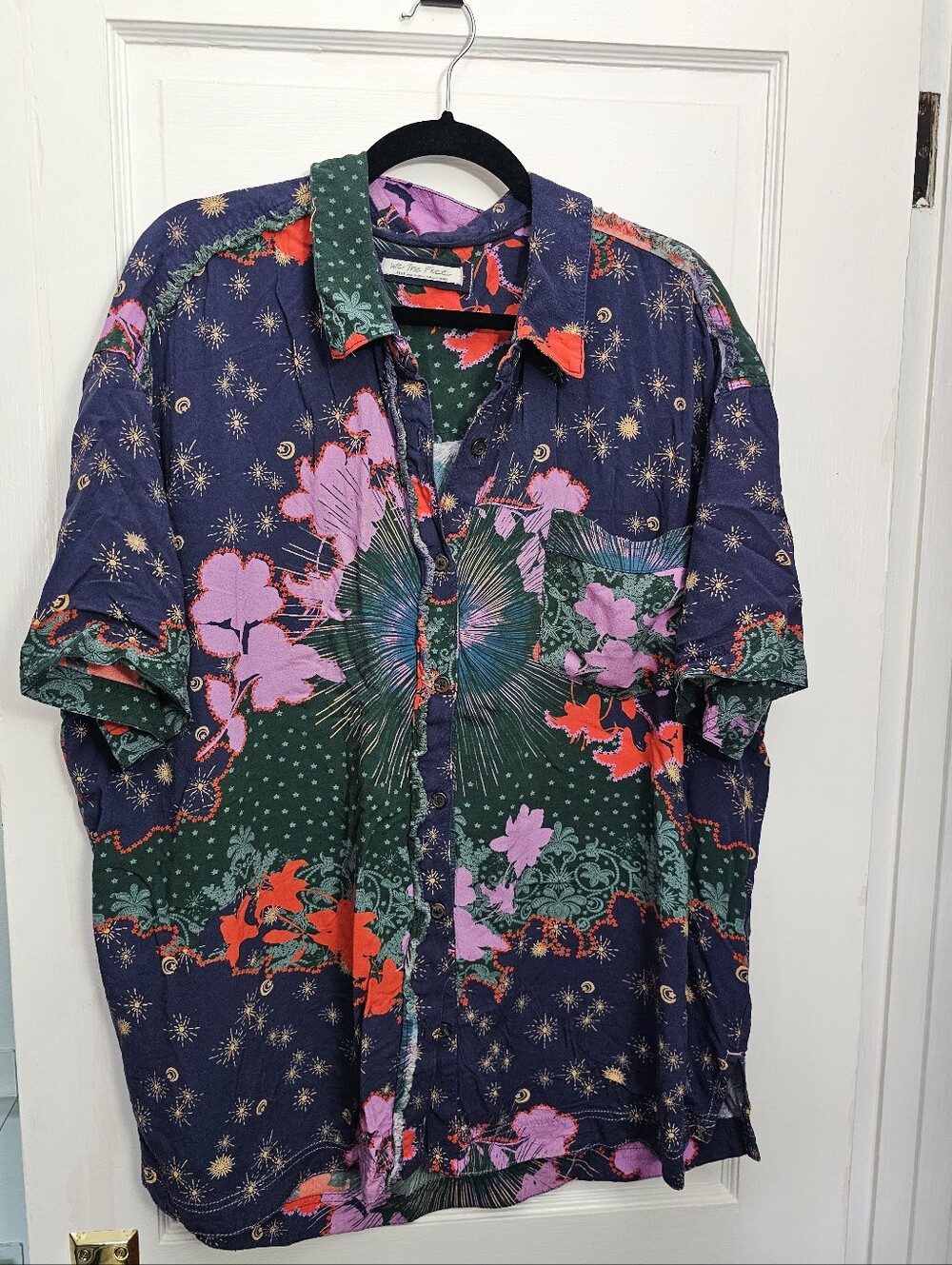 Vintage-Inspired Floral Button-Up Shirt - Navy & Green